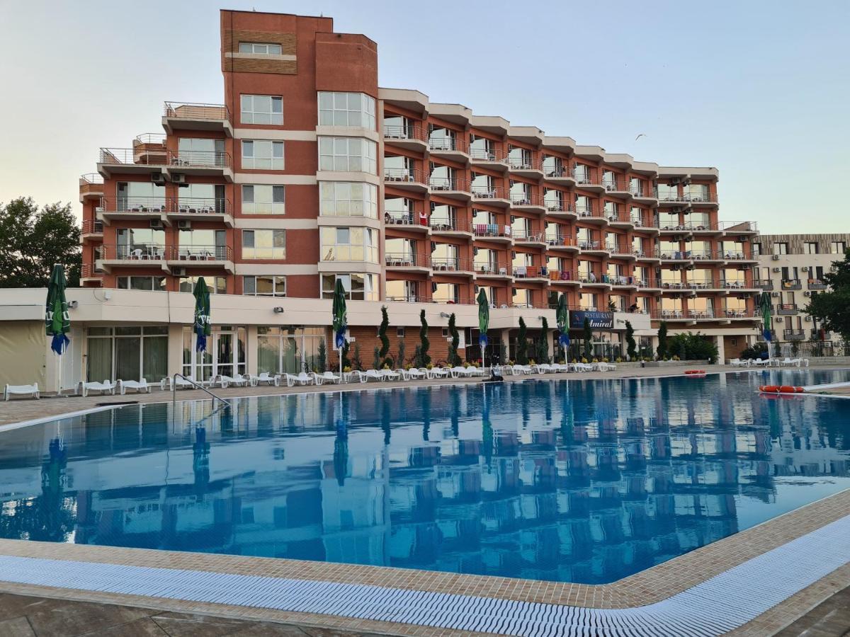 מאמאיה Hotel Amiral מראה חיצוני תמונה