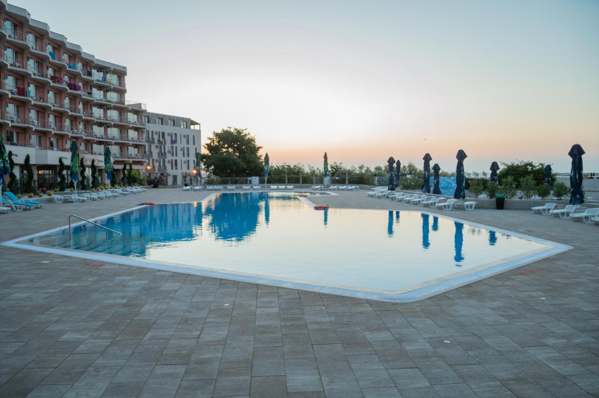 מאמאיה Hotel Amiral מראה חיצוני תמונה
