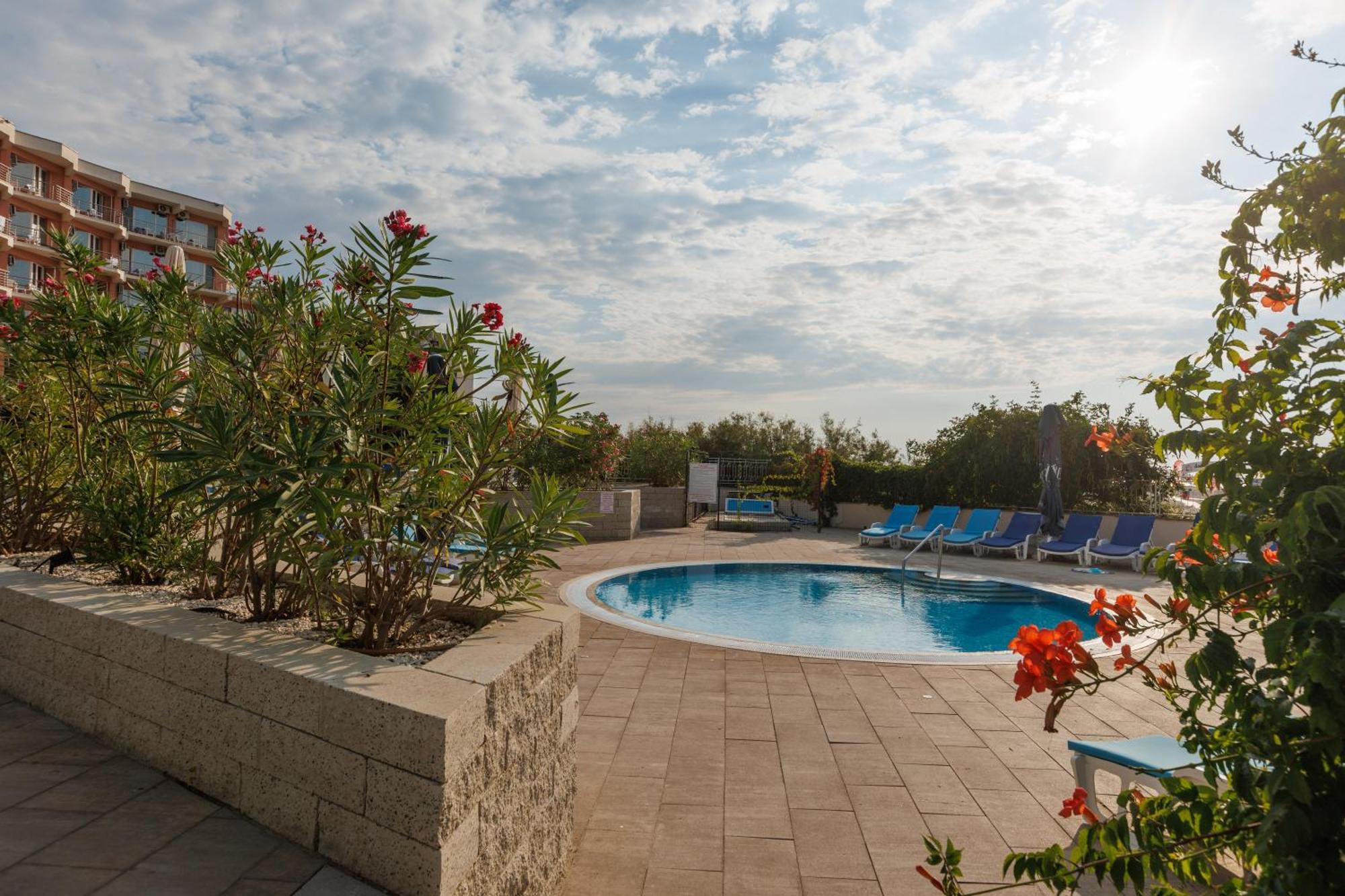 מאמאיה Hotel Amiral מראה חיצוני תמונה